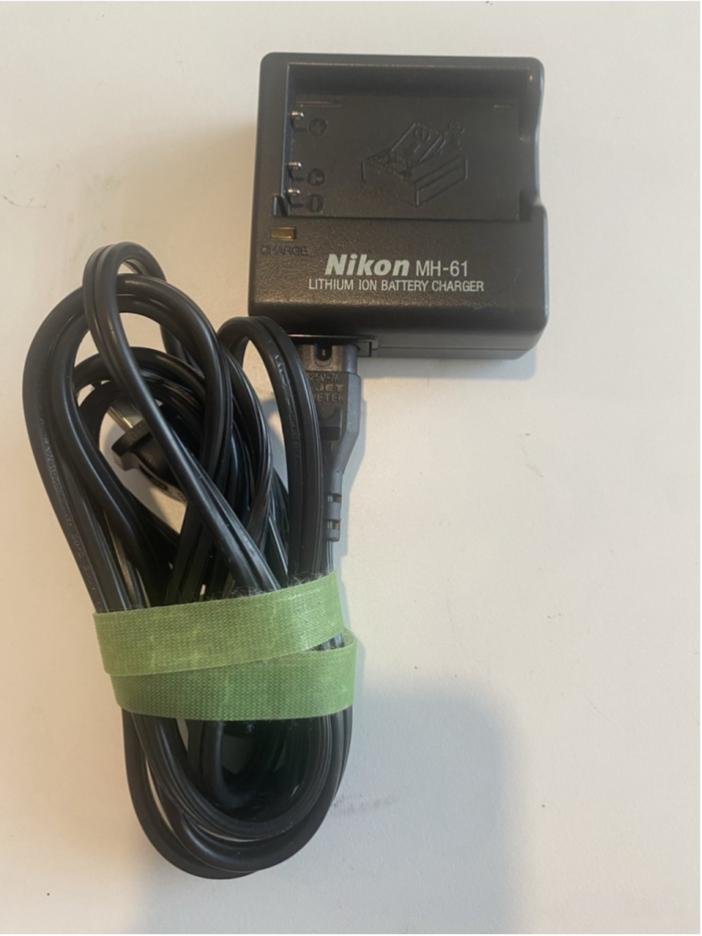 Nikon MH-61 Battery Charger For Lithium Ion Battery Tested Works